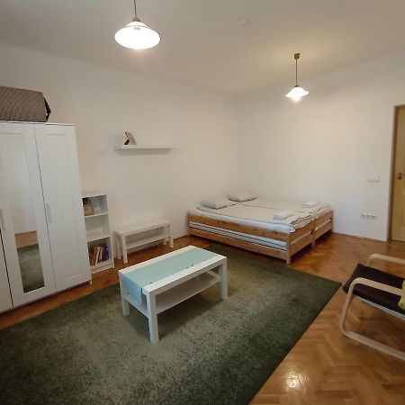 Gizella Apartman เอ็กเกอร์ ภายนอก รูปภาพ