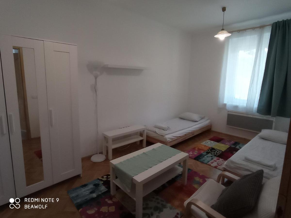 Gizella Apartman เอ็กเกอร์ ภายนอก รูปภาพ
