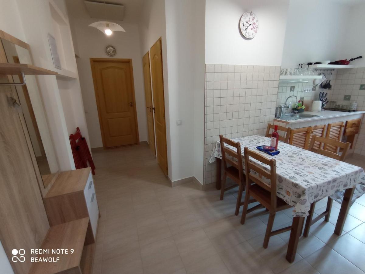Gizella Apartman เอ็กเกอร์ ภายนอก รูปภาพ