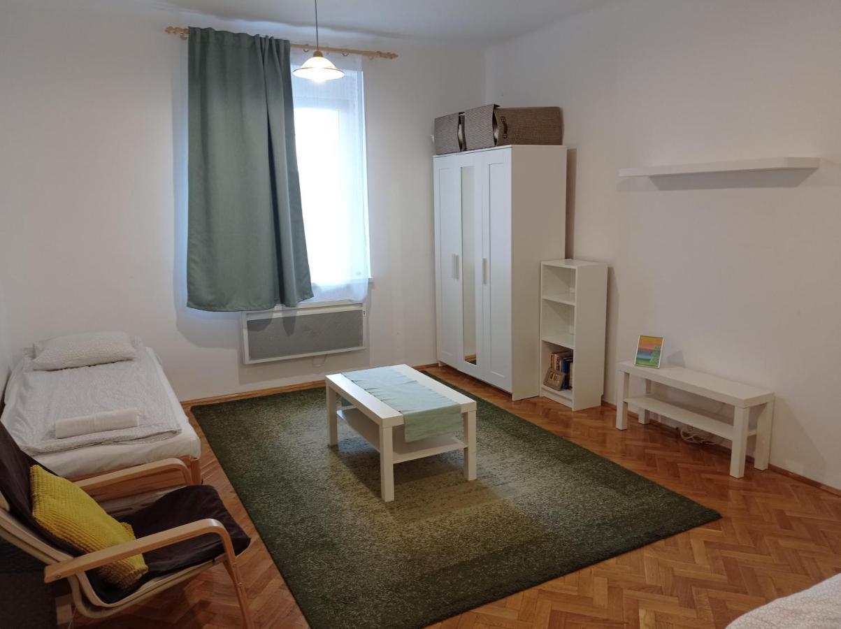 Gizella Apartman เอ็กเกอร์ ภายนอก รูปภาพ