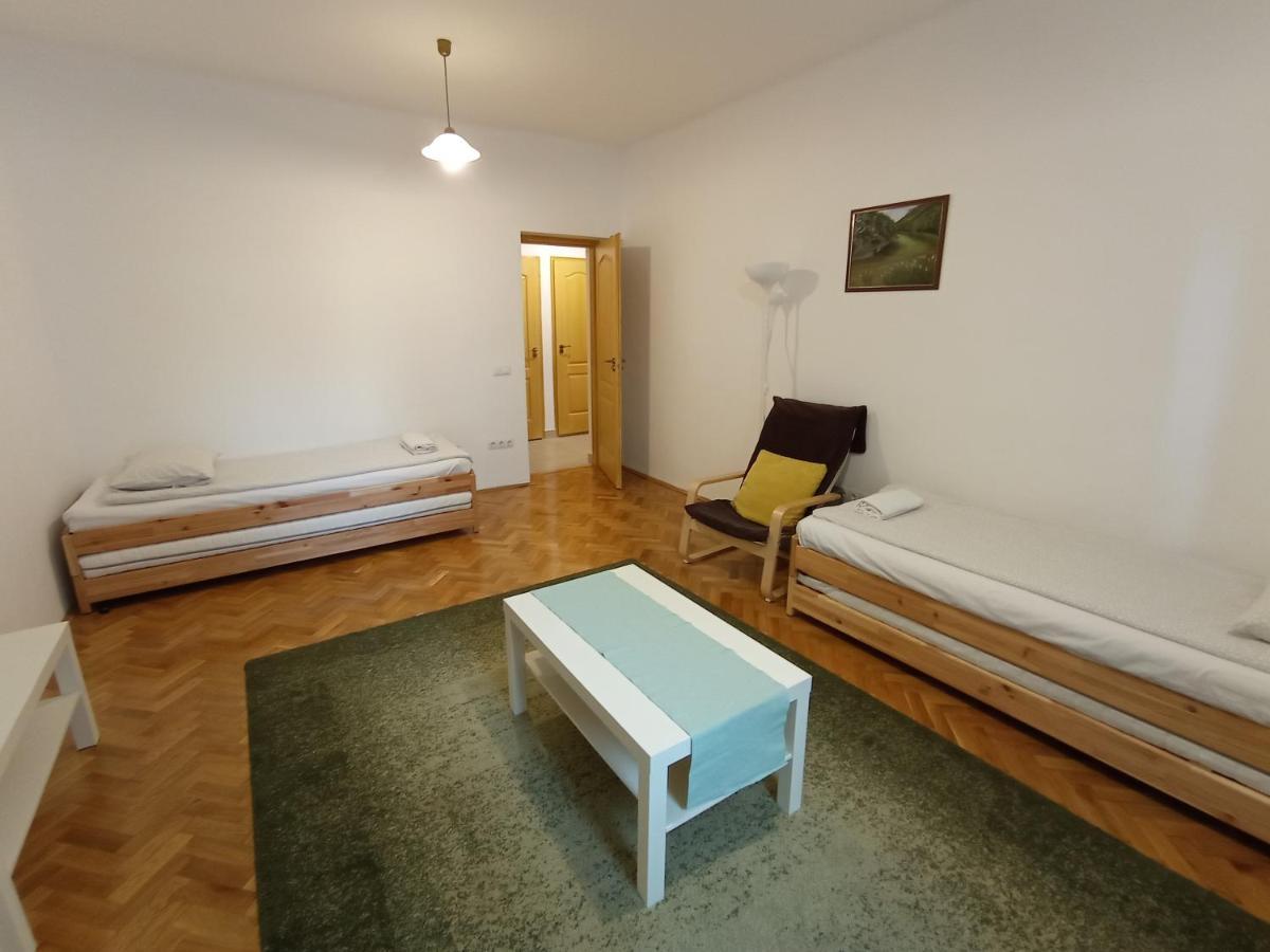 Gizella Apartman เอ็กเกอร์ ภายนอก รูปภาพ